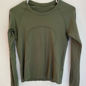 Lululemon Swiftly Tech Long Sleeve Shirt 2.0 Race Length Green Twill size 6